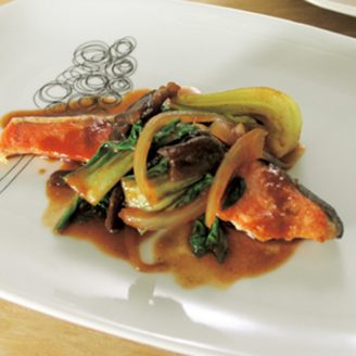 秋鮭のソテー野菜ソース