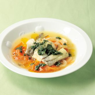 たらの蒸しスープ バジルソース添え