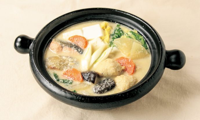 鮭と鶏団子の酒粕鍋