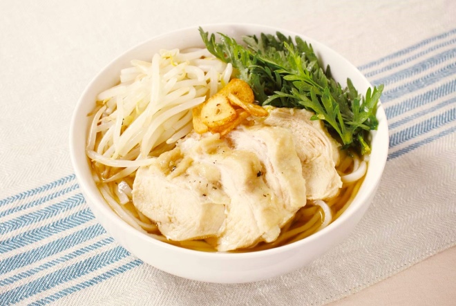 鶏肉と春菊のフォー風