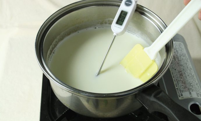 ノンホモ牛乳でつくる手づくりモッツァレラチーズ（手順画像）