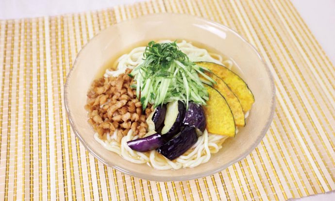 大豆ミートそぼろと夏野菜の涼麺