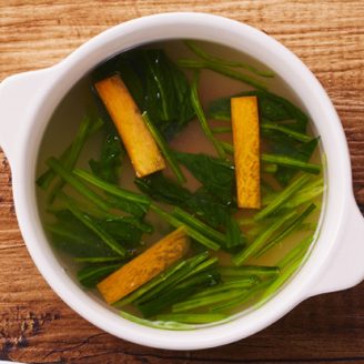 ほうれん草とにんじんの中華スープ