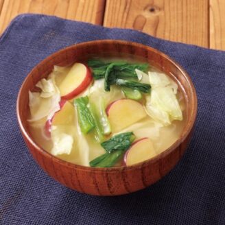 さつまいもとキャベツの味噌汁