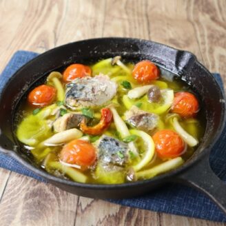 さば缶のレモンアヒージョ