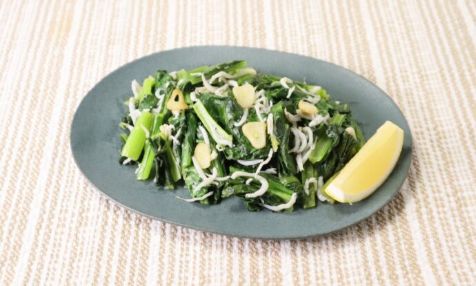 小松菜とにんにくのしらす蒸し