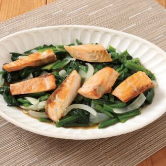 鮭とほうれん草のバターソテー