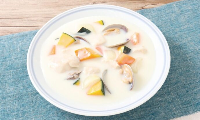 鶏肉とあさりのクリームシチュー