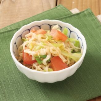 切干大根とトマトとキャベツのおかかサラダ