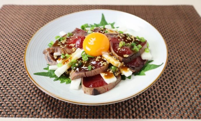 かつおのたたきと長芋のユッケ風