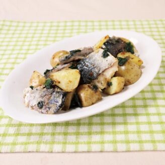 新じゃがとさばのあおさのりソテー