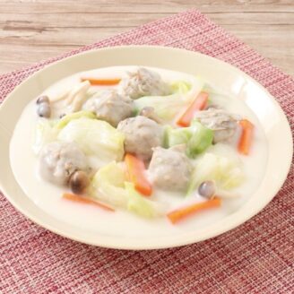 ごぼう入り鶏つくねのクリームシチュー