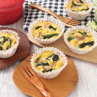 冷凍ほうれん草とベーコンの彩りキッシュ